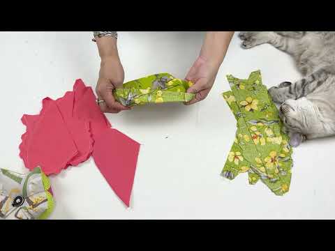 After watching this video, you will not throw away the leftover fabric ❤️ Lovely things. Cute idea