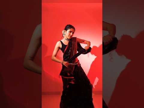 Dont Go Insane Belt Dance Challenge while Wearing a Saree 🫣 #Shorts #challenge #DontGoInsane