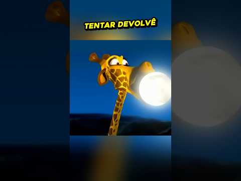 Um descuido gigante — A lua terminou em seu estômago 🦒🌕.   #shorts  #girafa
