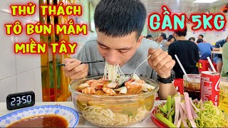 Hoàng Tốc Độ Liệu Có Ngã Ngựa Dưới Thử Thách Tô Bún Mắm Miền Mây Khổng Lồ Gần 5Kg Ngày Hôm Nay