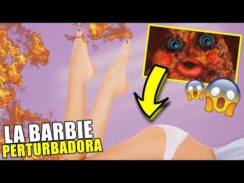 ESTA MUÑECA BARBIE se COME a sí MISMA
