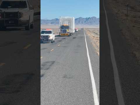 Police Flashing me in the middle of Nowhere