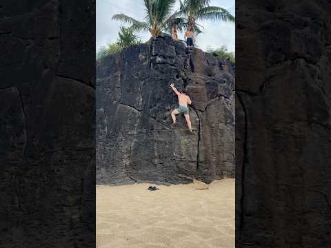 Easy Up Easy Down Left VB (3) - Waimea Bay Bouldering