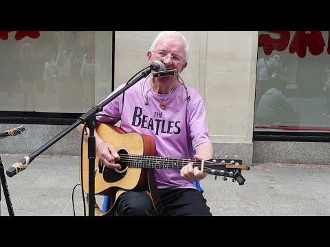 Billy Joel (Piano Man) Brilliantly Performed by Dublins Jimmy C