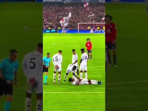 Bobby não SABE DEITAR na barreira ? #endrick #realmadrid