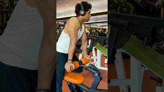 She is past bro #desihomegym #gymexercises #gymmotiuationoideo #gymmotivation #motivation #goldygym