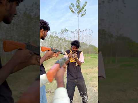 इण्डियन आर्मी ने बचाया अपने साथी को🫡🇮🇳 #foryou #army #indianarmy #pagal #bomb #shorts #viral