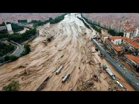 Like a tsunami wave! The city will never be the same after such a flood