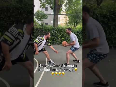 Zorluk çekmemiş zengin çocuk basket oynayışı