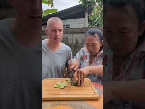 #thailand #family #สาวกาฬสินธุ์ #thaifood #thaicomedy #marriedlife #couplecomedy #555 #kalasingirl