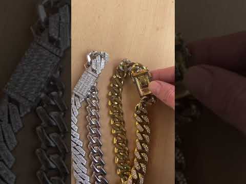 Lil Galil enseña sus cadenas #cubanchain #diamond #gold #ice #icedout