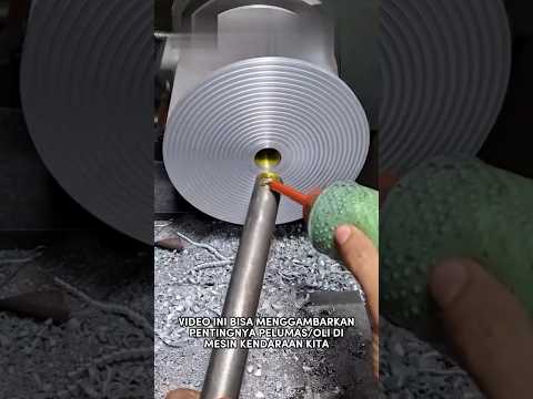 Pentingnya ganti oli pelumas pada mesin•the importance of changing the lubricating oil in the engine