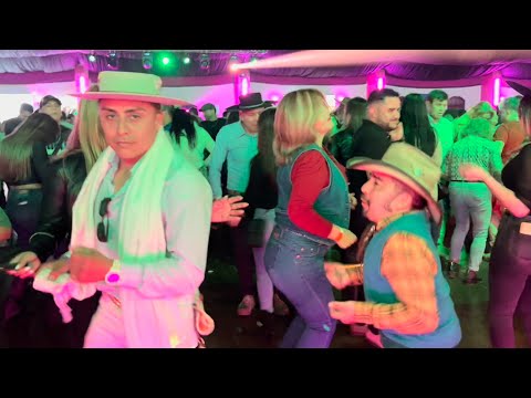 Viejos wenos pal baile que salieron ganchooooo - GRUPO CALIDAD RANCHERA