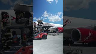 Segundo avión con ayuda humanitaria parte hacia Colombia