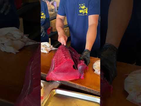 Perfectly Trimmed Akami: Huge Meat from a Giant Bluefin Tuna! #bluefin #tuna #akami #trimming