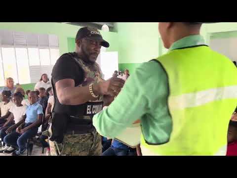 #ElComando con los niños de la escuela Pedro Henrique Ureña, KM59, #VillaAltagracia