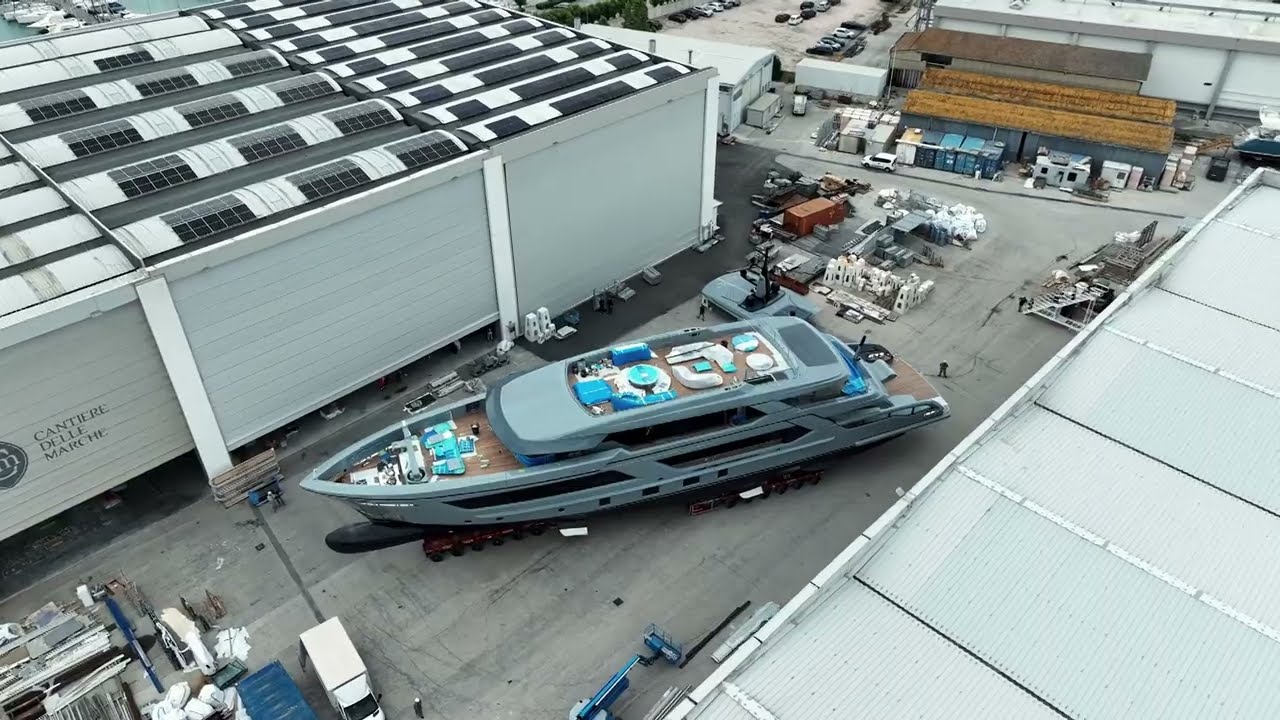Cantiere delle Marche: Il varo dell'RJ155
