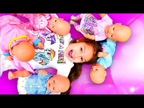 Oyuncak bebek bakma oyunu. Kız oyunları. Selin baby born bebeklerine bakıyor. Derleme