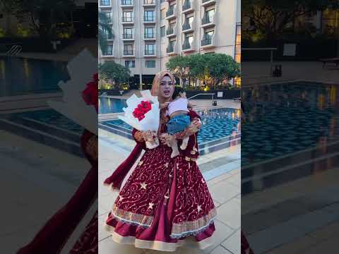ওকে নিয়ে ঘুরতে ঘুরতে পড়ে যাবে 😆