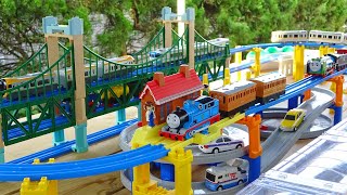 Plarail & Minicar ☆ Run Thomas and JR trains on the platform door station course