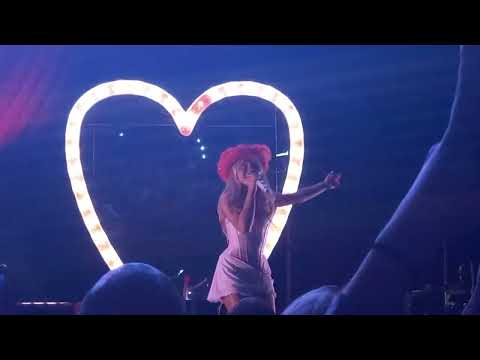Sabrina Carpenter - Bad for Business - Live in Manchester 14th June 2023