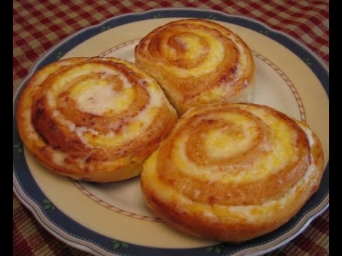 Творожные завитушки в сметанной заливке