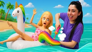 Barbie y su hija Evi están pasando el tiempo en la playa