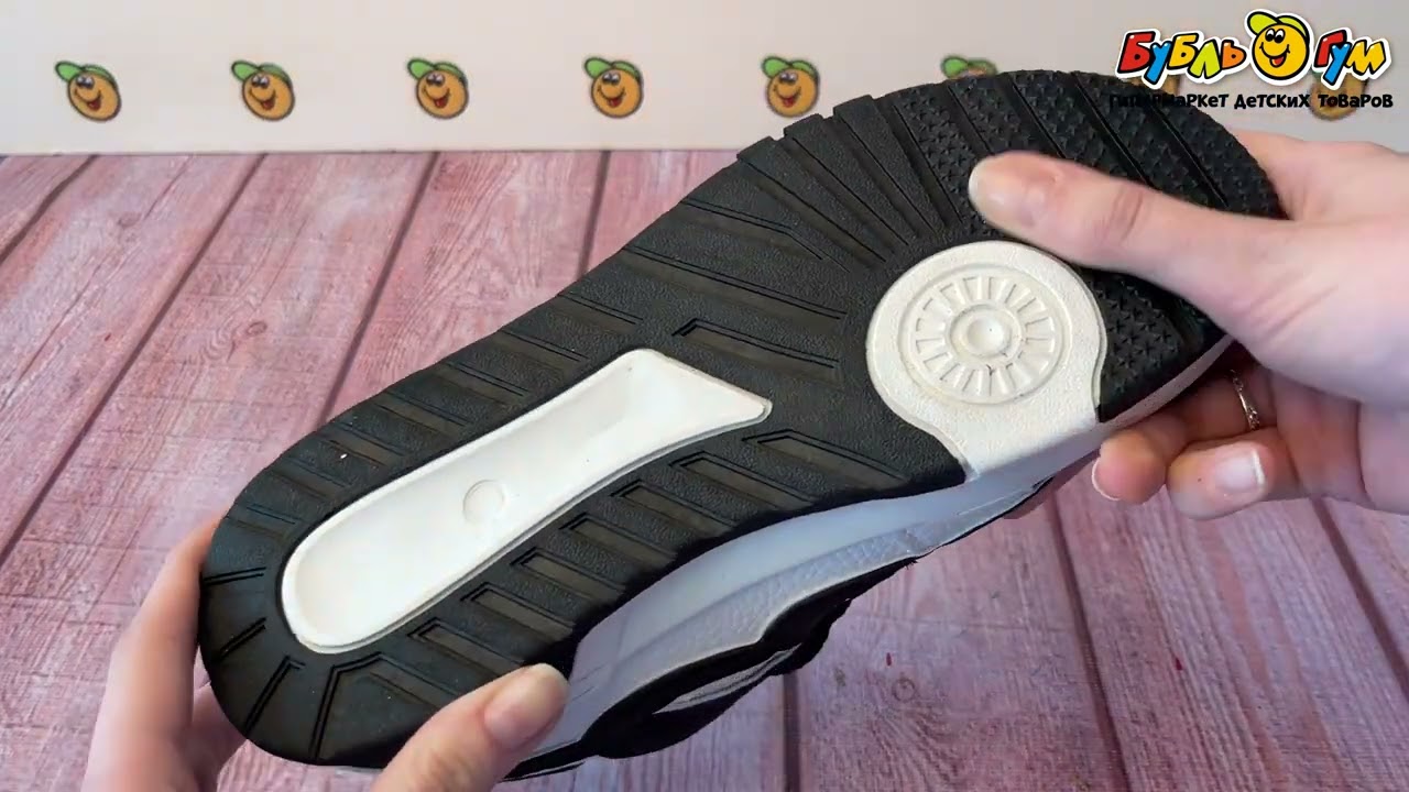 Кроссовки Barbaris с рисунком черные петли белые - видео