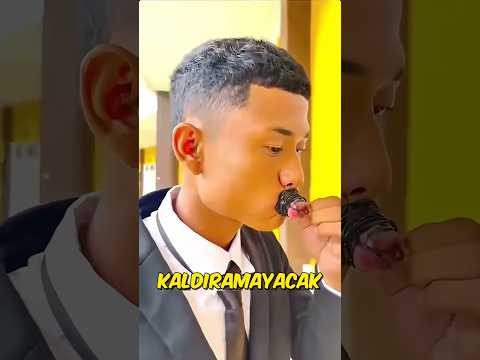 Angelina Jolie Dudaklı Çocuk 😂🦆