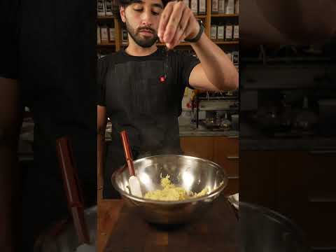 Easy Mashed Potatoes @MatthewNorm