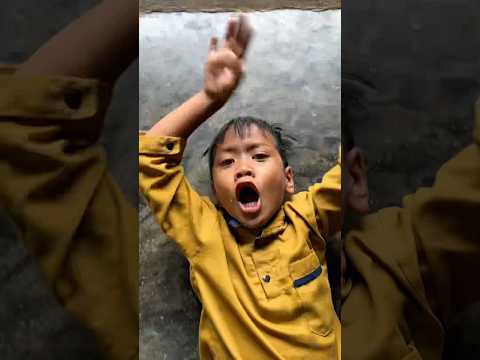 Tuan Faruq beli jajanan di warung angker  #anakdesa #warungds #davidsunairi #horor #kainkaffan