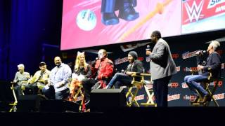 Sting hace una aparicion sorpresa en el Comic Con de Nueva York