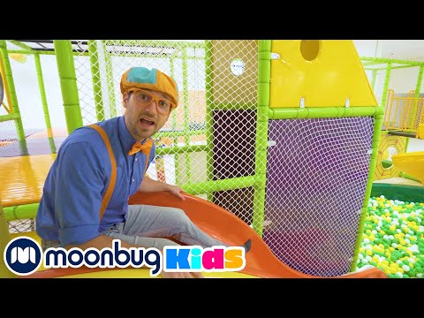 Blippi Aprende en el Patio Cubierto de Juegos | @BlippiEspanol | Moonbug Kids en Español