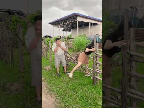 เจ้าของบ้านมาเปิดประตูให้ #funny #funnyvideo #comedy
