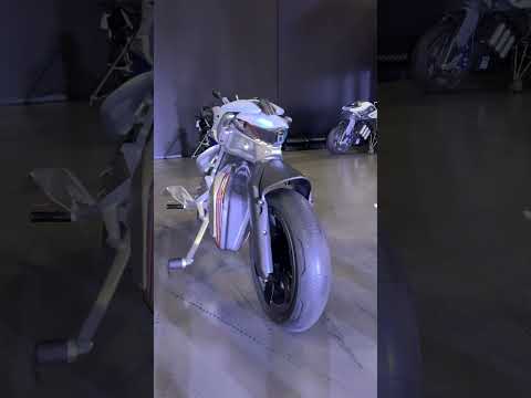This AI-powered bike can drive itself! 😱