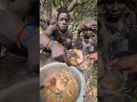 It's incredible Cookie's breakfast meal🤤See Hadza tribe Enjoy their food 🤩#culture#tradition.