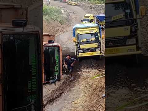 Driver Nekat Menerjang Hujan#shorts