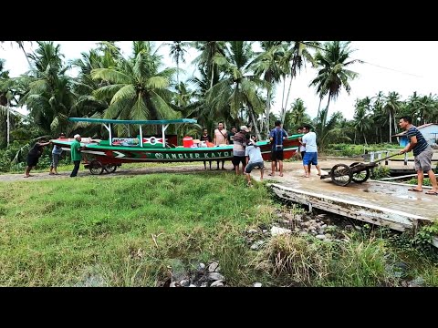 Nyobain perahu baru mancing dan bermalam di sungai sampai diguyur hujan dapat banyak udang besar