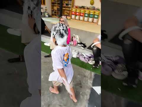 Mandi bisa di ulang tahun leika ? khenzi gak mau udahan #youtubeshorts #shorts #leika #temanleika