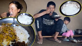We are having Curd & beaten rice II Nepali village food having@Manjitamrnati