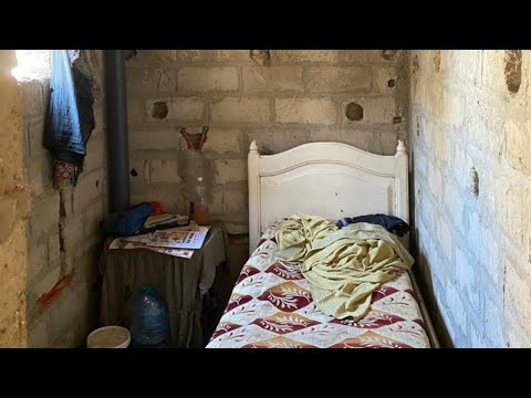 Abakazi okutuuka ku ntikko buli omu kimuyisa bubwe By Kansiiwa 