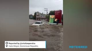La tormenta tropical Isaias golpea a la República Dominicana y Puerto Rico.