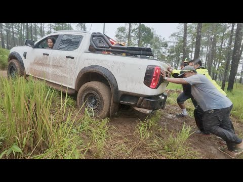 Off Roadឡានគិរីរម្យរអិលពេញព្រៃ
