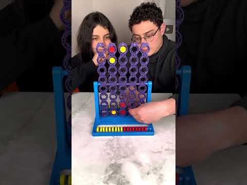 Viens jouer connect 4 spin avec nous! #jeuxdesociete #boardgames #couple #fun #shorts