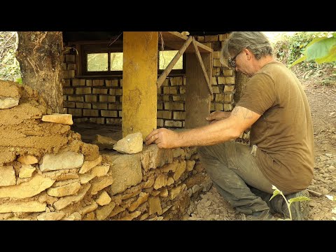 OUTSIDE SURVIVAL AUTONOMY TO BUILD A LITTLE HOUSE - A new window in my little shelter !