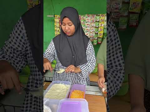 Mereka ini bolos sekolah buat beli corndog dan seblak