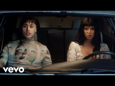 NATHY PELUSO, Tiago PZK - ELLA TIENE (Video Oficial)
