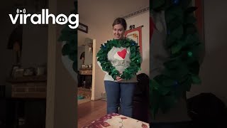 Light-Up Holiday Wreath Sweater || ViralHog