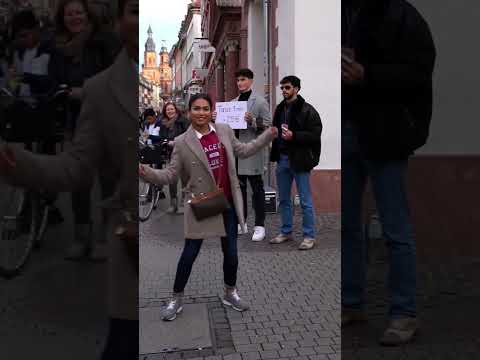 SIE tanzt für GELD💰😂 Straßen Challenge 😳