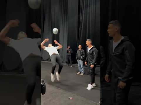 Freestyler Shows His Skill To RONALDO 🔥🐐